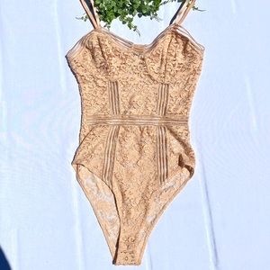 Cute and comfy lacy lingerie/top!